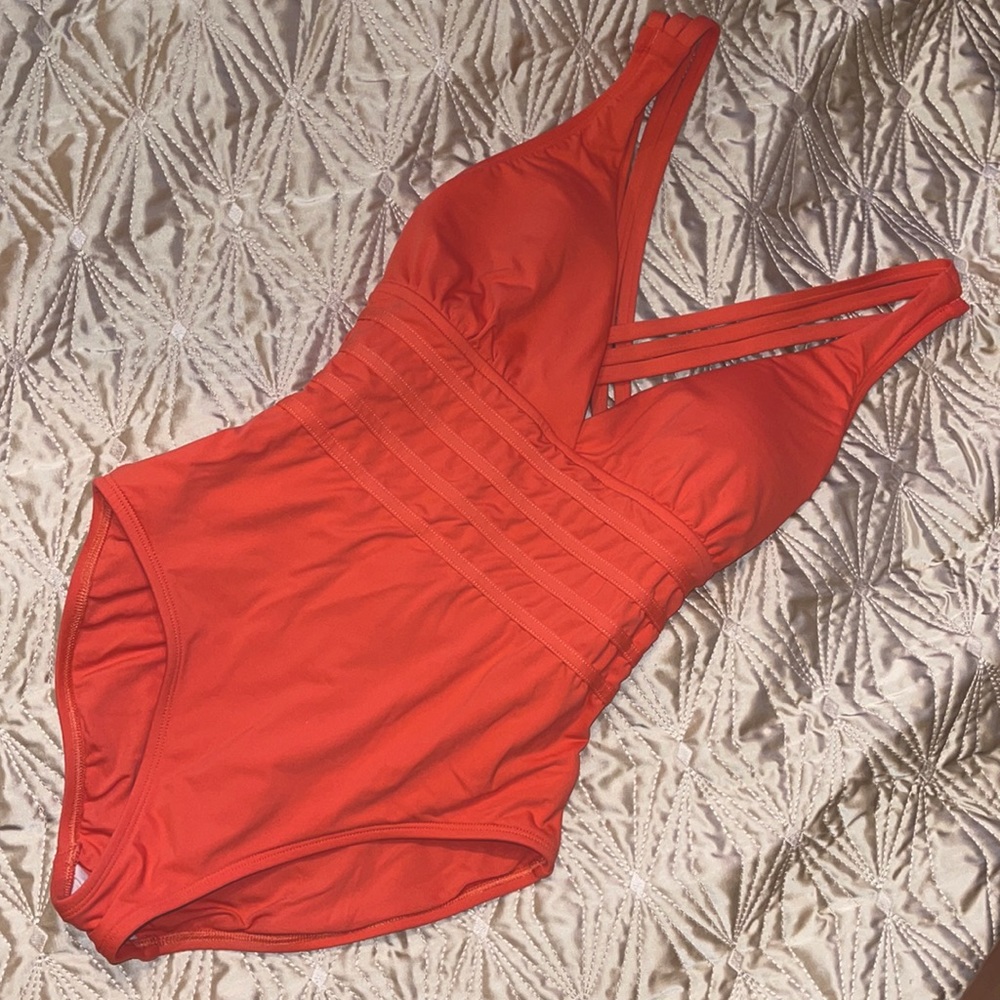 La Blanca coral slimming one piece swim suit